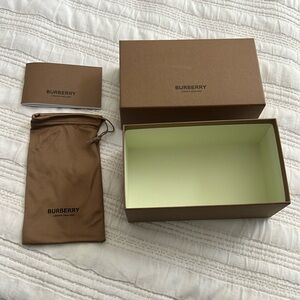 Burberry sun glass box, sunglass pouch